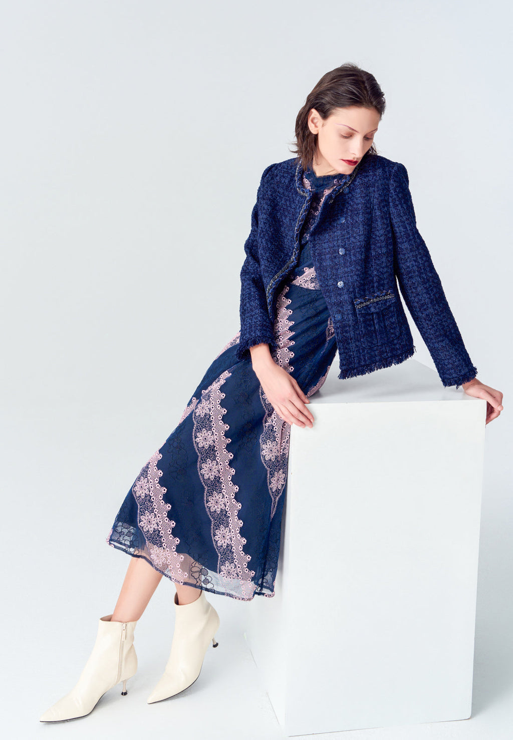 Blue Embroidered Lace Short-sleeved Mesh Dress